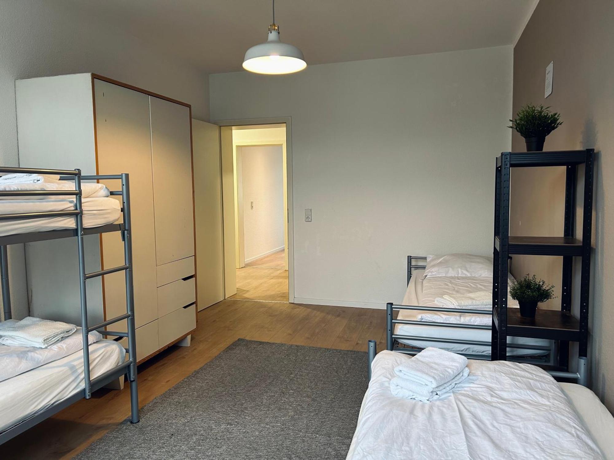 2 Schlafzimmer-Balkon-Kueche-Parkplatz-Designerbad ไลป์ซิก ภายนอก รูปภาพ