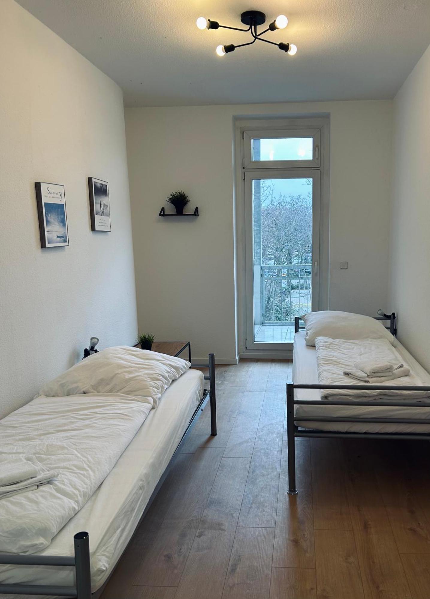 2 Schlafzimmer-Balkon-Kueche-Parkplatz-Designerbad ไลป์ซิก ภายนอก รูปภาพ